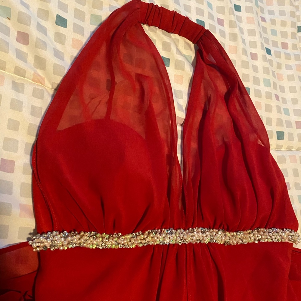 Red dress - Picture 3 of 7